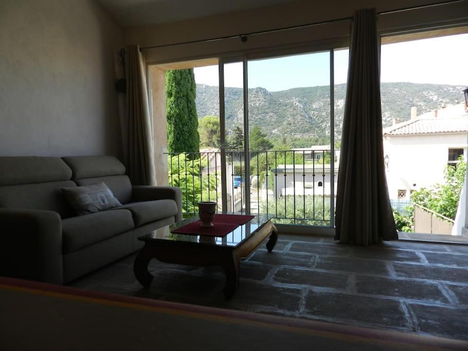 Le Maset Des Aires Avec Vue Sur Le Luberon Et Son Jacuzzi Exterieur Disponible De Juin A Mi-Septembre Maubec  Exterior foto